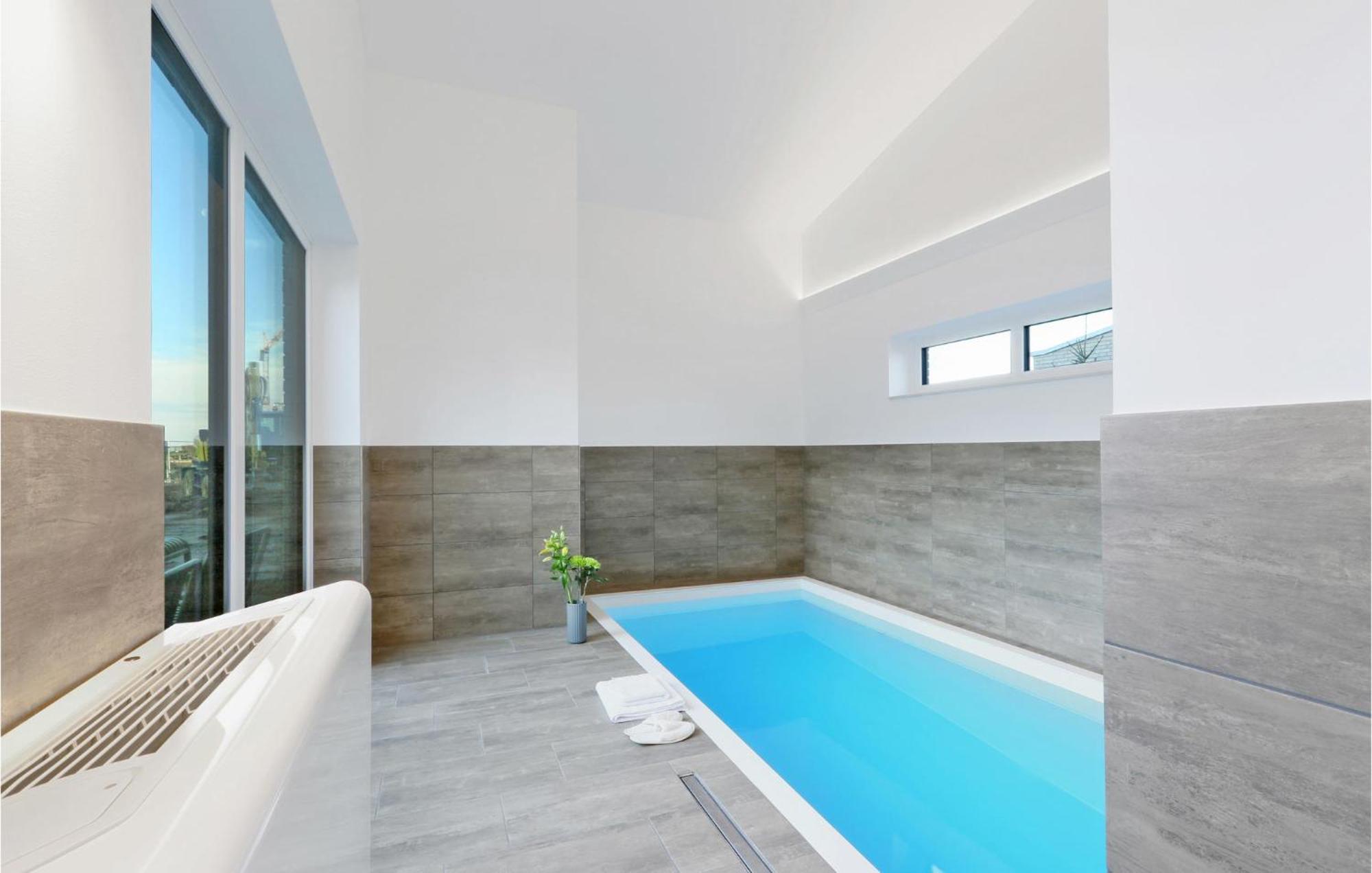 Cozy Home In Lembruch-Duemmer See With Sauna Exterior photo